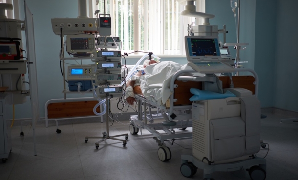Illness Severity Alters Sepsis Survival Risk in AKI Patients