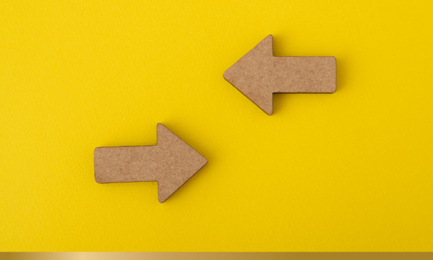 Two arrows pointing in opposite directions