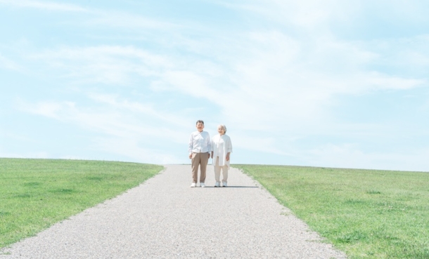 Patient walking after total knee arthroplasty during daily mobility recovery
